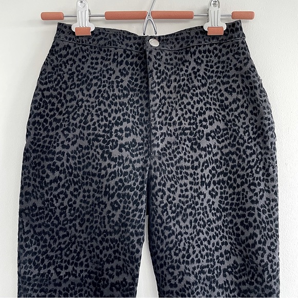 High Waist Leopard Print Capri Pants with Ruffled Skirt and Bows - Picture 3 of 9